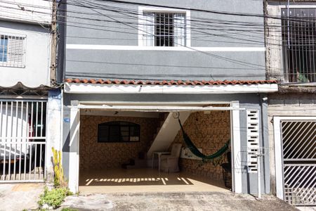 Casa à venda com 125m², 3 quartos e 2 vagas Casa à venda com 125m², 3 quartos e 2 vagasFachada