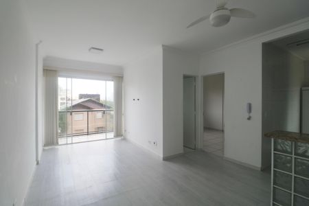 Sala de apartamento para alugar com 1 quarto, 47m² em Jardim Ana Maria, Guarujá