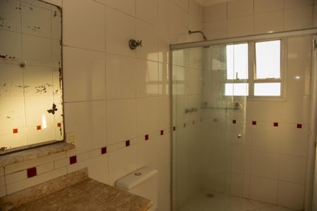 Banheiro da Suíte de casa de condomínio à venda com 3 quartos, 174m² em Campo Belo, São Paulo