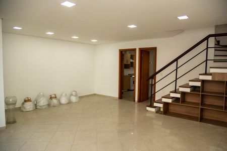 Sala de casa de condomínio à venda com 3 quartos, 174m² em Campo Belo, São Paulo