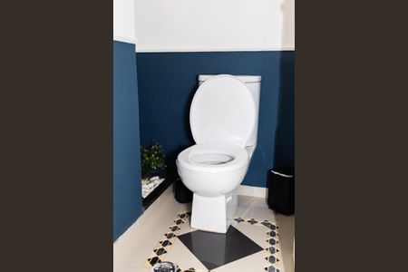 Casa de condomínio para alugar com 380m², 4 quartos e 4 vagas Casa de condomínio para alugar com 380m², 4 quartos e 4 vagasBanheiro - cozinha / sala