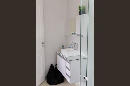 Casa de condomínio para alugar com 380m², 4 quartos e 4 vagas Casa de condomínio para alugar com 380m², 4 quartos e 4 vagasBanheiro quarto 2