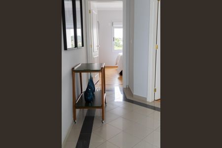 Casa de condomínio para alugar com 380m², 4 quartos e 4 vagas Casa de condomínio para alugar com 380m², 4 quartos e 4 vagasCorredor Quartos