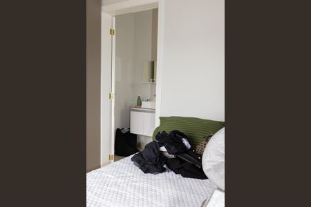 Casa de condomínio para alugar com 380m², 4 quartos e 4 vagas Casa de condomínio para alugar com 380m², 4 quartos e 4 vagasQuarto 2