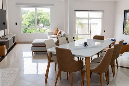 Casa de condomínio para alugar com 380m², 4 quartos e 4 vagas Casa de condomínio para alugar com 380m², 4 quartos e 4 vagasSala