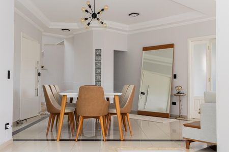 Casa de condomínio para alugar com 380m², 4 quartos e 4 vagas Casa de condomínio para alugar com 380m², 4 quartos e 4 vagasSala