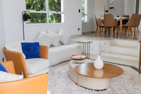 Casa de condomínio para alugar com 380m², 4 quartos e 4 vagas Casa de condomínio para alugar com 380m², 4 quartos e 4 vagasSala