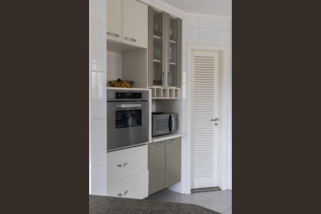 Casa de condomínio para alugar com 380m², 4 quartos e 4 vagas Casa de condomínio para alugar com 380m², 4 quartos e 4 vagasCozinha