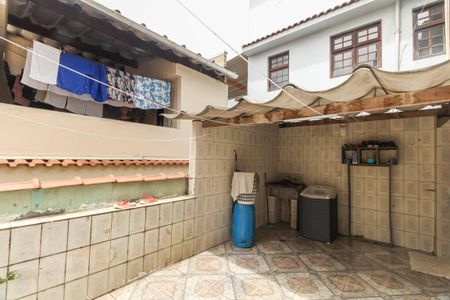 Casa à venda com 203m², 4 quartos e 2 vagas Casa à venda com 203m², 4 quartos e 2 vagasÁrea de Serviço