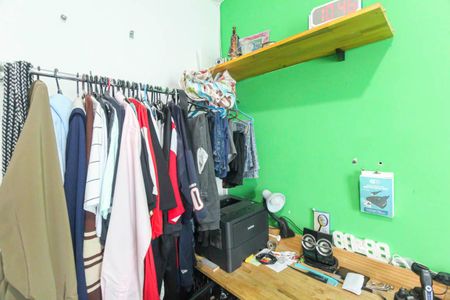 Casa à venda com 203m², 4 quartos e 2 vagas Casa à venda com 203m², 4 quartos e 2 vagasQuarto 2