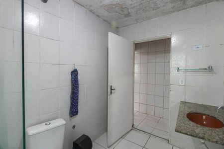 Casa à venda com 203m², 4 quartos e 2 vagas Casa à venda com 203m², 4 quartos e 2 vagasBanheiro 2