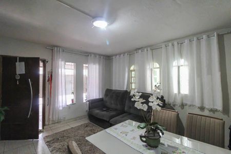 Casa à venda com 203m², 4 quartos e 2 vagas Casa à venda com 203m², 4 quartos e 2 vagasSala 1