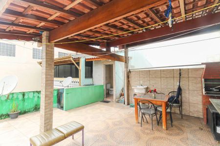 Casa à venda com 203m², 4 quartos e 2 vagas Casa à venda com 203m², 4 quartos e 2 vagasChurrasqueira