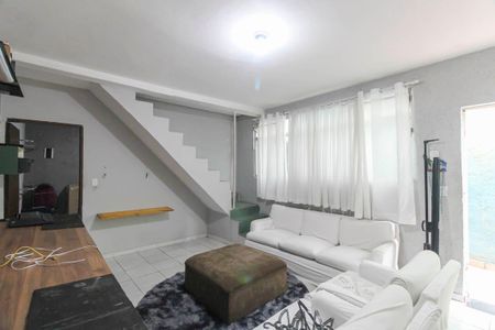 Casa à venda com 203m², 4 quartos e 2 vagas Casa à venda com 203m², 4 quartos e 2 vagasSala 2
