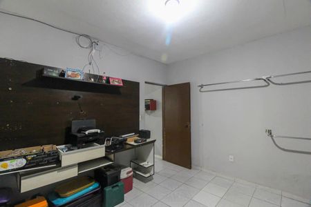 Casa à venda com 203m², 4 quartos e 2 vagas Casa à venda com 203m², 4 quartos e 2 vagasQuarto 4