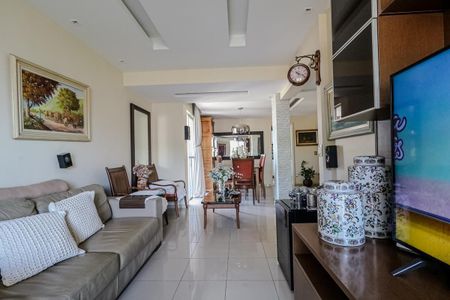 Apartamento à venda com 169m², 3 quartos e 2 vagas Apartamento à venda com 169m², 3 quartos e 2 vagasSala