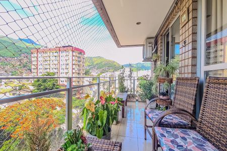 Apartamento à venda com 169m², 3 quartos e 2 vagas Apartamento à venda com 169m², 3 quartos e 2 vagasVaranda quarto