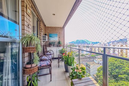 Apartamento à venda com 169m², 3 quartos e 2 vagas Apartamento à venda com 169m², 3 quartos e 2 vagasVaranda quarto