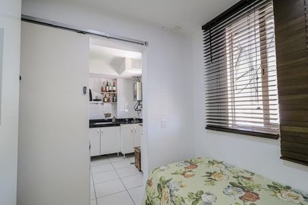 Apartamento à venda com 169m², 3 quartos e 2 vagas Apartamento à venda com 169m², 3 quartos e 2 vagasQuarto de Serviço