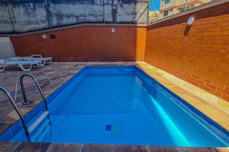 Apartamento à venda com 169m², 3 quartos e 2 vagas Apartamento à venda com 169m², 3 quartos e 2 vagasÁrea comum - Piscina