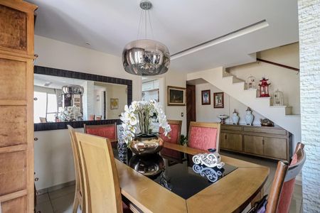 Apartamento à venda com 169m², 3 quartos e 2 vagas Apartamento à venda com 169m², 3 quartos e 2 vagasDetalhe Sala