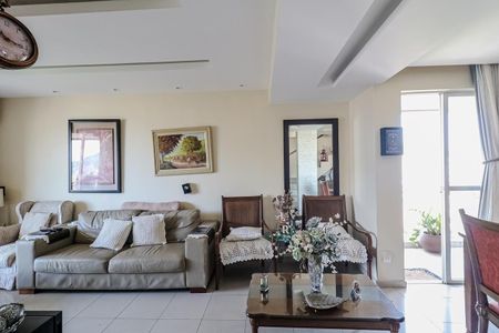 Apartamento à venda com 169m², 3 quartos e 2 vagas Apartamento à venda com 169m², 3 quartos e 2 vagasSala