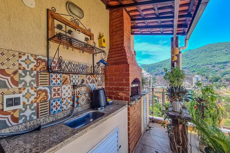 Apartamento à venda com 169m², 3 quartos e 2 vagas Apartamento à venda com 169m², 3 quartos e 2 vagasTerraço