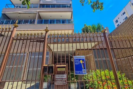 Apartamento à venda com 169m², 3 quartos e 2 vagas Apartamento à venda com 169m², 3 quartos e 2 vagasFachada do Condomínio placa