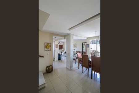 Apartamento à venda com 169m², 3 quartos e 2 vagas Apartamento à venda com 169m², 3 quartos e 2 vagasSala