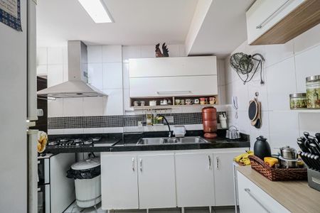 Apartamento à venda com 169m², 3 quartos e 2 vagas Apartamento à venda com 169m², 3 quartos e 2 vagasCozinha