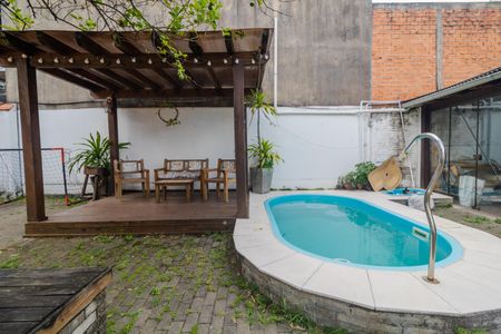 Casa à venda com 209m², 2 quartos e 2 vagas Casa à venda com 209m², 2 quartos e 2 vagasQuintal