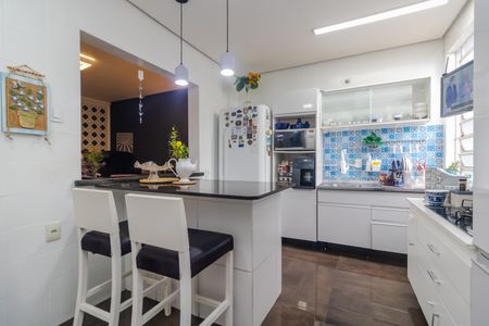 Casa à venda com 209m², 2 quartos e 2 vagas Casa à venda com 209m², 2 quartos e 2 vagasCozinha