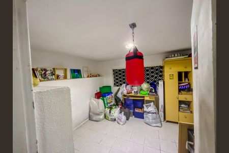 Casa à venda com 209m², 2 quartos e 2 vagas Casa à venda com 209m², 2 quartos e 2 vagasQuarto de Serviço