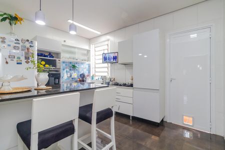 Casa à venda com 209m², 2 quartos e 2 vagas Casa à venda com 209m², 2 quartos e 2 vagasCozinha