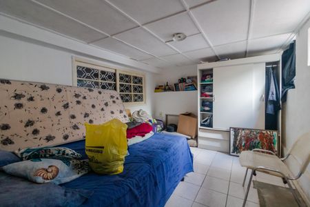 Casa à venda com 209m², 2 quartos e 2 vagas Casa à venda com 209m², 2 quartos e 2 vagasQuarto de Serviço