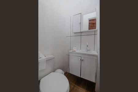 Casa à venda com 209m², 2 quartos e 2 vagas Casa à venda com 209m², 2 quartos e 2 vagasBanheiro de Serviço