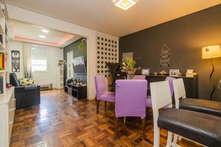 Casa à venda com 209m², 2 quartos e 2 vagas Casa à venda com 209m², 2 quartos e 2 vagasSala de jantar