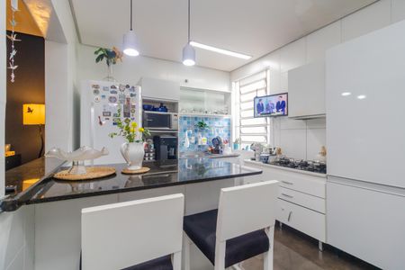 Casa à venda com 209m², 2 quartos e 2 vagas Casa à venda com 209m², 2 quartos e 2 vagasCozinha