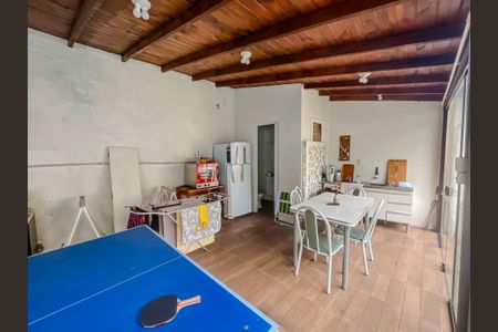 Casa à venda com 209m², 2 quartos e 2 vagas Casa à venda com 209m², 2 quartos e 2 vagasQuintal