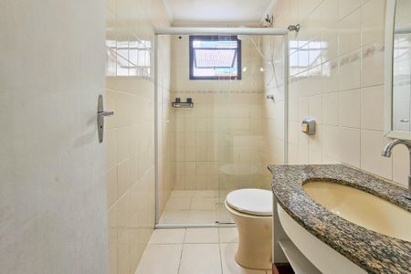 Apartamento para alugar com 80m², 2 quartos e 1 vaga Apartamento para alugar com 80m², 2 quartos e 1 vagaBanheiro da Suíte 1