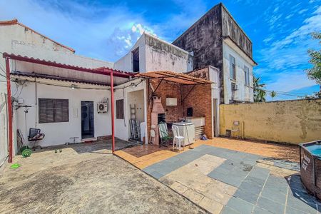Casa à venda com 300m², 1 quarto e 1 vaga Casa à venda com 300m², 1 quarto e 1 vagaEntrada
