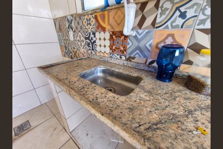 Casa à venda com 74m², 5 quartos e sem vaga Casa à venda com 74m², 5 quartos e sem vagaCozinha