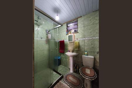 Casa à venda com 74m², 5 quartos e sem vaga Casa à venda com 74m², 5 quartos e sem vagaBanheiro Corredor