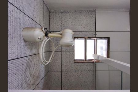 Casa à venda com 74m², 5 quartos e sem vaga Casa à venda com 74m², 5 quartos e sem vagaBanheiro Corredor