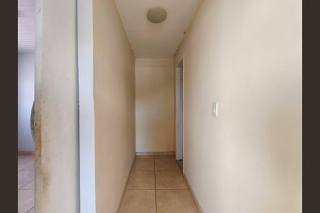 Casa à venda com 74m², 5 quartos e sem vaga Casa à venda com 74m², 5 quartos e sem vagaCorredor