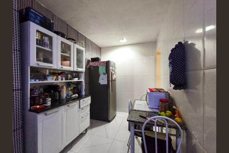 Casa à venda com 74m², 5 quartos e sem vaga Casa à venda com 74m², 5 quartos e sem vagaCozinha