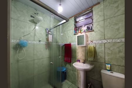 Casa à venda com 74m², 5 quartos e sem vaga Casa à venda com 74m², 5 quartos e sem vagaBanheiro Corredor