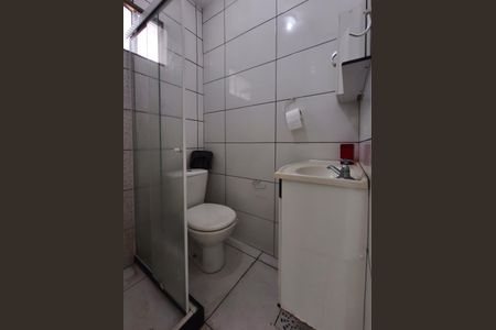 Casa à venda com 74m², 5 quartos e sem vaga Casa à venda com 74m², 5 quartos e sem vagaBanheiro Corredor