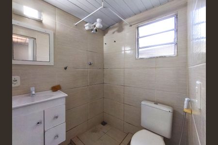 Casa à venda com 74m², 5 quartos e sem vaga Casa à venda com 74m², 5 quartos e sem vagaBanheiro Corredor