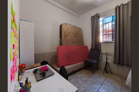 Casa à venda com 74m², 5 quartos e sem vaga Casa à venda com 74m², 5 quartos e sem vagaQuarto 2